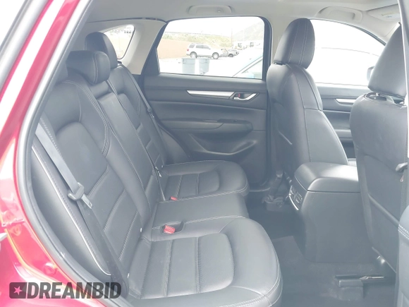 2024 Mazda CX-5 S Carbon Edition z VIN JM3KFBCL3R0431347, wystawiony jako IAAI lot #42057582 z przebiegiem 34 870 mil mil oraz . Historia ofert i sprzedaży dostępna na DreamBid. Obrazek 8.