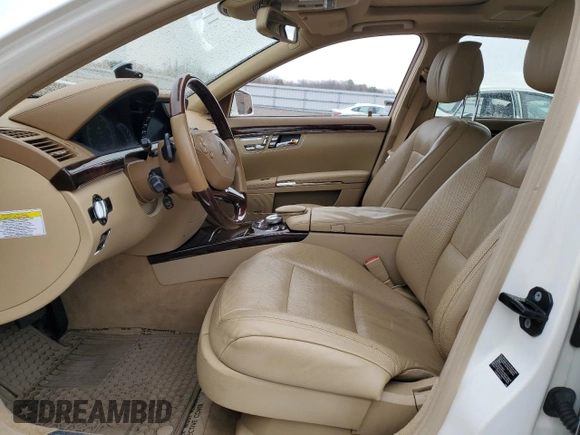 2012 Mercedes-Benz S 550 z VIN WDDNG9EB6CA454967, wystawiony jako Copart lot #83732304 z przebiegiem 115 828 mil mil oraz Szkoda całkowita • Salvage title. Historia ofert i sprzedaży dostępna na DreamBid. Obrazek 7.