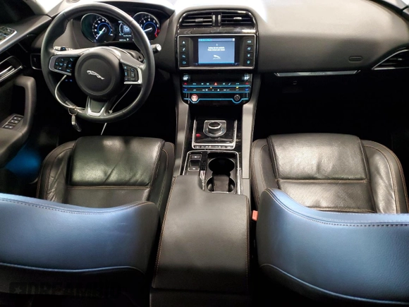 2018 Jaguar F-Pace 35t Prestige with VIN SADCK2EV1JA252914, listed as a Copart auction lot 63115184 with 43,311 mi miles and Non repairable. Bid and sale history available at DreamBid. Image 8.