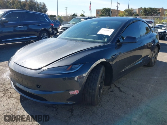 2024 Tesla Model 3 z VIN 5YJ3E1EA7RF736647, wystawiony jako IAAI lot #41372410 z przebiegiem 12 889 mil mil oraz . Historia ofert i sprzedaży dostępna na DreamBid. Obrazek 18.