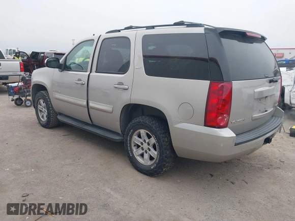 2008 GMC Yukon SLT w/4SB with VIN 1GKFC13J18R174960, listed as a IAAI auction lot 41382763 with 184,456 mi miles. Bid and sale history available at carsss.com. Image 3.
