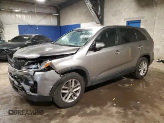 2015 Kia Sorento LX z VIN 5XYKTCA61FG643173, wystawiony jako Copart lot #56501365 z przebiegiem 137 946 mil mil oraz Szkoda całkowita • Salvage title. Historia ofert i sprzedaży dostępna na DreamBid. Obrazek 1.