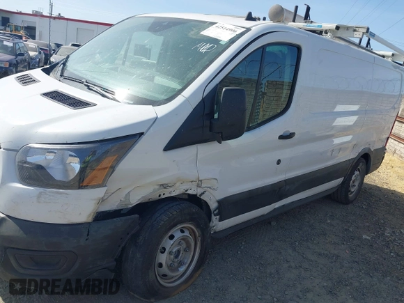 2023 Ford Transit Cargo z VIN 1FTYE1Y81PKB53926, wystawiony jako IAAI lot #42514906 z przebiegiem 52 410 mil mil oraz . Historia ofert i sprzedaży dostępna na DreamBid. Obrazek 6.