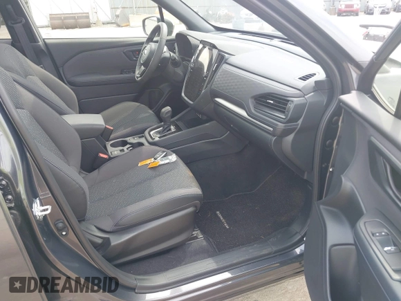 2025 Subaru Forester Premium z VIN JF2SLDDC4SH451241, wystawiony jako IAAI lot #42256273 z przebiegiem 3 108 mil mil oraz . Historia ofert i sprzedaży dostępna na DreamBid. Obrazek 5.