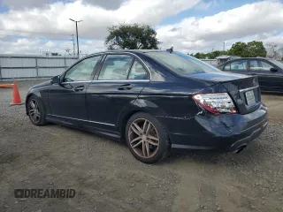 2014 Mercedes-Benz C 250 Sport z VIN WDDGF4HB1EA933844, wystawiony jako Copart lot #56911155 z przebiegiem 228 015 mil mil oraz Szkoda całkowita • Salvage title. Historia ofert i sprzedaży dostępna na DreamBid. Obrazek 2.