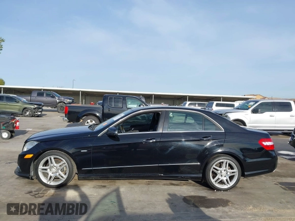 2012 Mercedes-Benz E E 350 Luxury with VIN WDDHF5KB1CA524212, listed as a IAAI auction lot 41041293 with 358,857 mi miles. Bid and sale history available at carsss.com. Image 14.