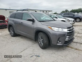 2018 Toyota Highlander SE z VIN 5TDJZRFH8JS523194, wystawiony jako Copart lot #57434645 z przebiegiem 57 965 mil mil oraz Szkoda całkowita • Salvage title. Historia ofert i sprzedaży dostępna na DreamBid. Obrazek 4.