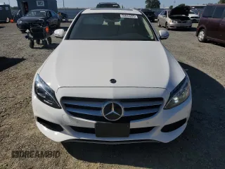 2018 Mercedes-Benz C 300 with VIN 55SWF4JB0JU261517, listed as a Copart auction lot 55634265 with 75,945 mi miles and Salvage title. Bid and sale history available at DreamBid. Image 5.