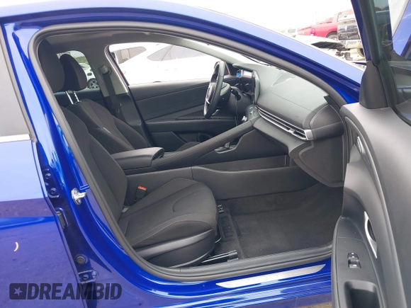 2024 Hyundai Elantra SEL with VIN KMHLS4DGXRU820304, listed as a IAAI auction lot 41895332 with 5,414 mi miles and . Bid and sale history available at DreamBid. Image 5.