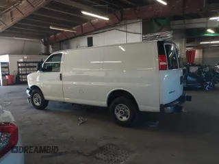 2021 GMC Savana Cargo z VIN 1GTW7AFP2M1189251, wystawiony jako IAAI lot #41644932 z przebiegiem 82 321 mil mil oraz . Historia ofert i sprzedaży dostępna na DreamBid. Obrazek 14.