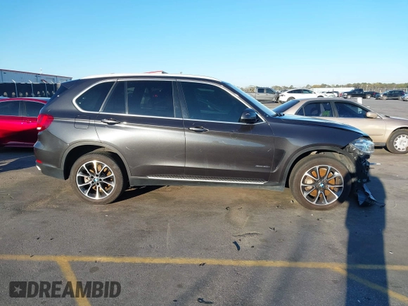 2017 BMW X5 xDrive50i z VIN 5UXKR6C34H0J85462, wystawiony jako IAAI lot #41768496 z przebiegiem 109 596 mil mil oraz . Historia ofert i sprzedaży dostępna na DreamBid. Obrazek 13.
