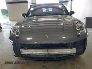 2017 Porsche Macan z VIN WP1AA2A51HLB82825, wystawiony jako Copart lot #60628705 z przebiegiem 98 499 mil mil oraz Szkoda całkowita • Salvage title. Historia ofert i sprzedaży dostępna na DreamBid. Obrazek 5.