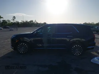 2024 Hyundai Palisade Calligraphy z VIN KM8R74GE2RU677273, wystawiony jako IAAI lot #41989335 z przebiegiem 9 200 mil mil oraz . Historia ofert i sprzedaży dostępna na DreamBid. Obrazek 14.