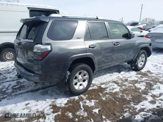 2018 Toyota 4Runner SR5 with VIN JTEBU5JR8J5536234, listed as a IAAI auction lot 41588564 with 100,132 mi miles. Bid and sale history available at carsss.com. Image 4.