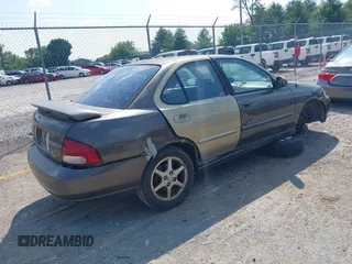 2001 Nissan Sentra SE z VIN 3N1BB51D61L127666, wystawiony jako IAAI lot #42400126 z przebiegiem 190 345 mil mil oraz . Historia ofert i sprzedaży dostępna na DreamBid. Obrazek 4.