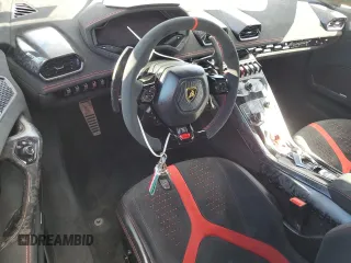 2018 LAMBORGHINI PERFORMANTE z VIN ZHWUD4ZF2JLA08437, wystawiony jako Copart lot #76293594 z przebiegiem Nie podano mil oraz Nie do naprawy • Non repairable. Historia ofert i sprzedaży dostępna na DreamBid. Obrazek 8.