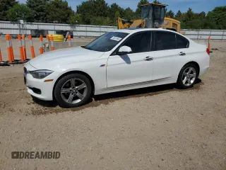 2013 BMW 3 Series 328i xDrive z VIN WBA3B3C57DF539117, wystawiony jako Copart lot #55614565 z przebiegiem 103 742 mil mil oraz Szkoda całkowita • Salvage title. Historia ofert i sprzedaży dostępna na DreamBid. Obrazek 1.