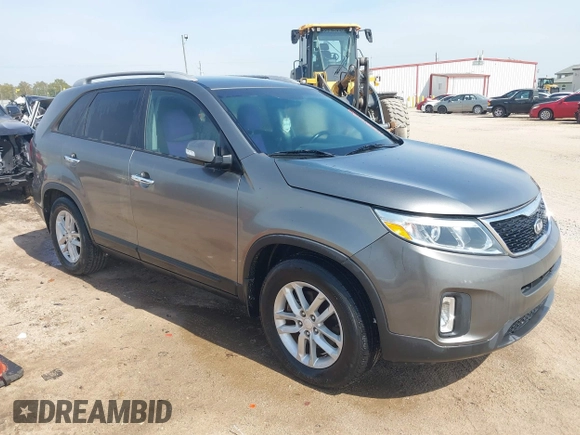 2014 Kia Sorento LX with VIN 5XYKT4A76EG462311, listed as a IAAI auction lot 41884030 with 139,030 mi miles and . Bid and sale history available at carsss.com. Image 1.