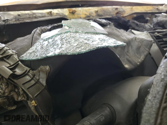 2012 Hyundai Accent GLS z VIN KMHCU4AE0CU225272, wystawiony jako Copart lot #49724155 z przebiegiem Nie podano mil oraz Szkoda całkowita • Salvage title. Historia ofert i sprzedaży dostępna na DreamBid. Obrazek 9.