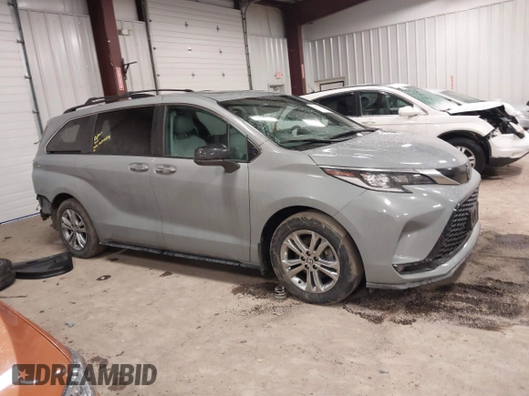 2023 Toyota Sienna XSE with VIN 5TDXSKFC6PS085066, listed as a IAAI auction lot 41679336 with 41,414 mi miles. Bid and sale history available at carsss.com. Image 13.