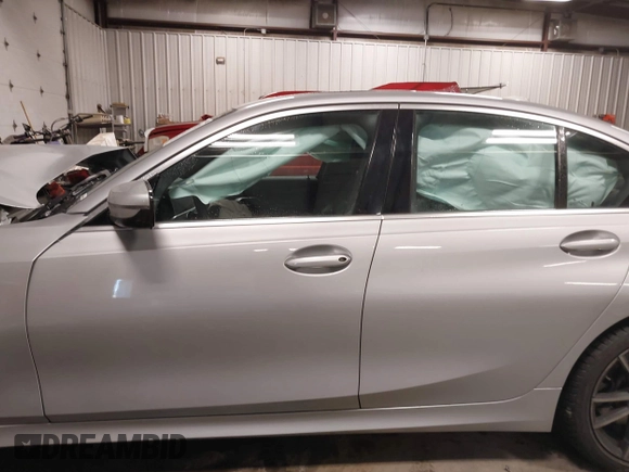 2019 BMW 3 Series 330i xDrive with VIN WBA5R7C53KAJ86493, listed as a IAAI auction lot 41559974 with 55,391 mi miles. Bid and sale history available at carsss.com. Image 15.