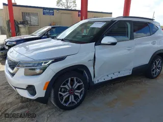 2021 Kia Seltos S with VIN KNDEUCA23M7141881, listed as a IAAI auction lot 41949293 with 41,881 mi miles. Bid and sale history available at carsss.com. Image 6.