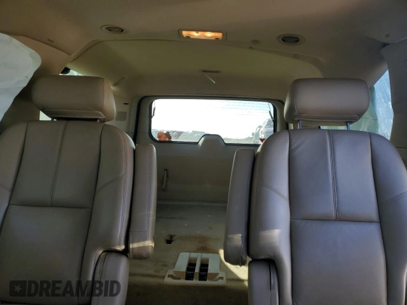 2009 Chevrolet Suburban 2LT z VIN 1GNFC26069R297182, wystawiony jako Copart lot #84915294 z przebiegiem 221 946 mil mil oraz Szkoda całkowita • Salvage title. Historia ofert i sprzedaży dostępna na DreamBid. Obrazek 10.