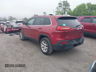 2016 Jeep Cherokee Latitude z VIN 1C4PJMCB4GW206011, wystawiony jako IAAI lot #42354190 z przebiegiem 123 474 mil mil oraz . Historia ofert i sprzedaży dostępna na DreamBid. Obrazek 3.
