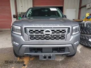 2023 Nissan Frontier SV z VIN 1N6ED1EK8PN610121, wystawiony jako IAAI lot #42363879 z przebiegiem 25 505 mil mil oraz . Historia ofert i sprzedaży dostępna na DreamBid. Obrazek 12.