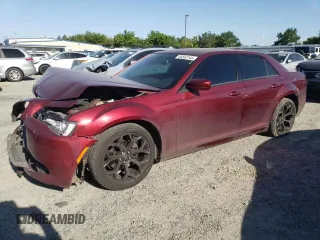 2019 Chrysler 300 S z VIN 2C3CCABG1KH618001, wystawiony jako Copart lot #55692145 z przebiegiem 90 166 mil mil oraz Szkoda całkowita • Salvage title. Historia ofert i sprzedaży dostępna na DreamBid. Obrazek 1.