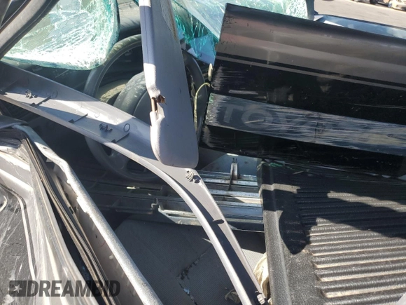 1997 Toyota T100 DX z VIN JT4TN12D0V0035777, wystawiony jako Copart lot #54016555 z przebiegiem 170 779 mil mil oraz Nie do naprawy • Non repairable. Historia ofert i sprzedaży dostępna na DreamBid. Obrazek 8.