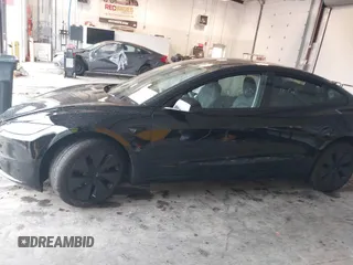 2025 Tesla Model 3 Long Range с VIN 5YJ3E1EB9SF915531, выставлен на аукционе IAAI как лот 42191805 с пробегом 3 333 миль миль и . История ставок и продаж доступна на DreamBid. Изображение 14.