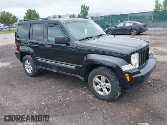 2012 Jeep Liberty Arctic z VIN 1C4PJMAK5CW111521, wystawiony jako IAAI lot #42611294 z przebiegiem 104 644 mil mil oraz . Historia ofert i sprzedaży dostępna na DreamBid. Obrazek 1.