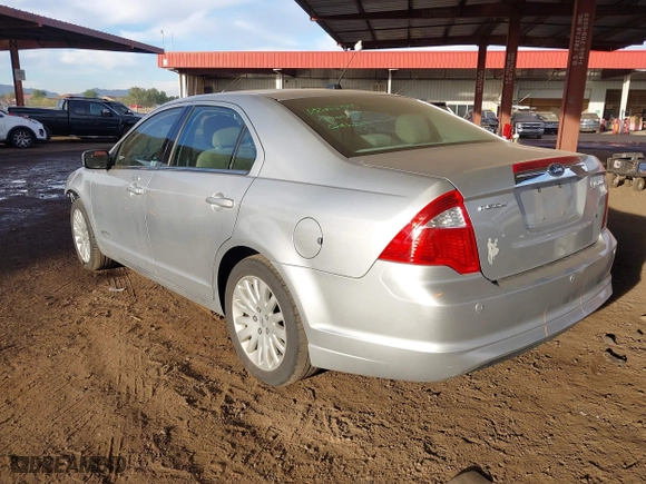 2011 Ford Fusion Hybrid with VIN 3FADP0L35BR256789, listed as a IAAI auction lot 40737584 with 133,683 mi miles. Bid and sale history available at carsss.com. Image 3.