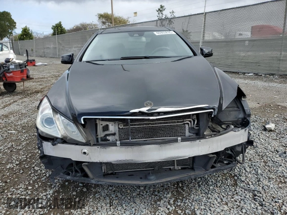 2010 Mercedes-Benz E 550 z VIN WDDKJ7CB2AF051788, wystawiony jako Copart lot #46903835 z przebiegiem 198 342 mil mil oraz Szkoda całkowita • Salvage title. Historia ofert i sprzedaży dostępna na DreamBid. Obrazek 5.