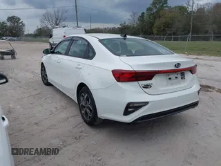 2020 Kia Forte LXS with VIN 3KPF24AD0LE226080, listed as a IAAI auction lot 41624285 with 10,122 mi miles. Bid and sale history available at carsss.com. Image 3.