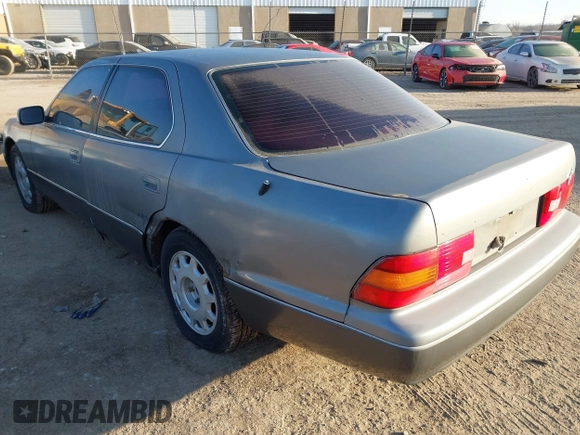 1995 Lexus LS 400 z VIN JT8UF22E6S0024843, wystawiony jako IAAI lot #41658927 z przebiegiem Nie podano mil oraz . Historia ofert i sprzedaży dostępna na DreamBid. Obrazek 3.