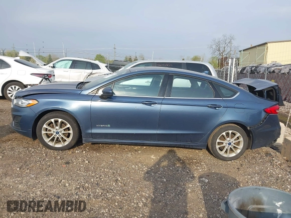 2019 Ford Fusion SE with VIN 3FA6P0LU1KR108172, listed as a IAAI auction lot 42080848 with 201,360 mi miles and . Bid and sale history available at DreamBid. Image 14.