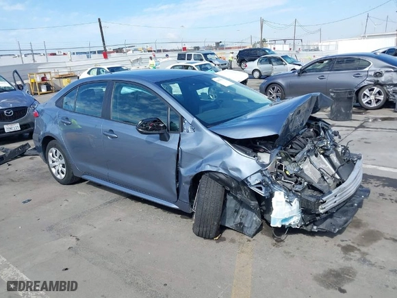 2022 Toyota Corolla LE with VIN 5YFEPMAE2NP357096, listed as a IAAI auction lot 41696913 with 31,387 mi miles. Bid and sale history available at carsss.com. Image 1.