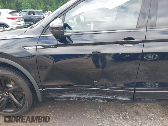 2023 Volkswagen Tiguan SE R-Line Black с VIN 3VVCB7AX3PM131427, выставлен на аукционе IAAI как лот 42314267 с пробегом 19 250 миль миль и . История ставок и продаж доступна на DreamBid. Изображение 17.