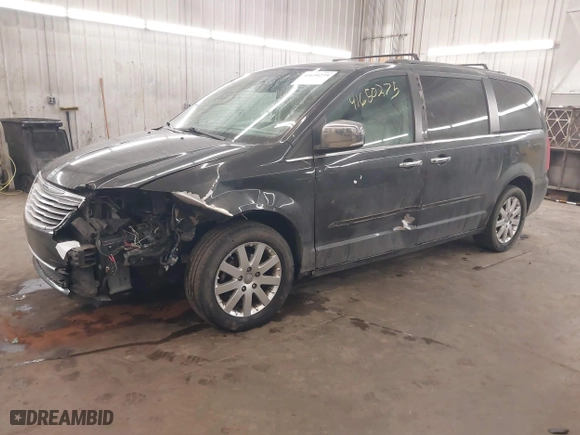 2011 Chrysler Town & Country Touring-L with VIN 2A4RR8DG5BR799358, listed as a IAAI auction lot 41650275 with 143,779 mi miles. Bid and sale history available at carsss.com. Image 18.