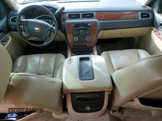 2007 Chevrolet Suburban LT с VIN 1GNFK16357J310782, выставлен на аукционе Copart как лот 54733695 с пробегом 313 324 миль миль и Списание • Salvage title. История ставок и продаж доступна на DreamBid. Изображение 8.