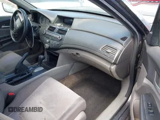 2010 Honda Accord LX z VIN 1HGCP2F30AA102840, wystawiony jako IAAI lot #41922528 z przebiegiem 147 318 mil mil oraz . Historia ofert i sprzedaży dostępna na DreamBid. Obrazek 5.