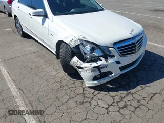 2011 Mercedes-Benz E 350 Luxury z VIN WDDHF2EB6BA505602, wystawiony jako IAAI lot #41859128 z przebiegiem 114 146 mil mil oraz . Historia ofert i sprzedaży dostępna na DreamBid. Obrazek 6.