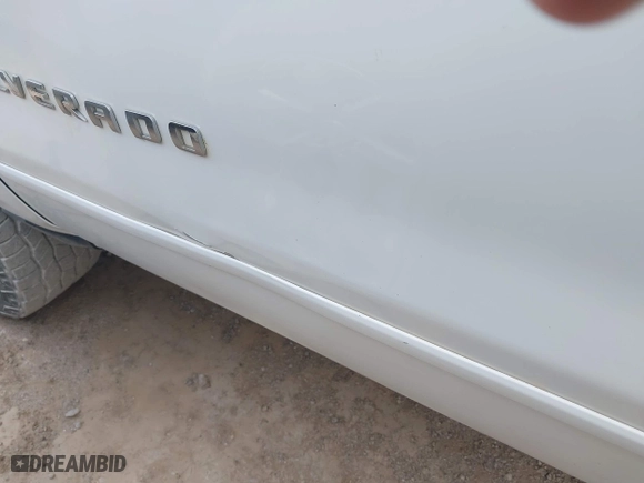 2018 Chevrolet Silverado 1500 LT with VIN 1GCVKREC0JZ315238, listed as a IAAI auction lot 41856052 with 163,131 mi miles. Bid and sale history available at carsss.com. Image 6.