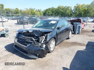 2015 Subaru Legacy 2.5i z VIN 4S3BNBA65F3073803, wystawiony jako IAAI lot #40507339 z przebiegiem 69 390 mil mil oraz . Historia ofert i sprzedaży dostępna na DreamBid. Obrazek 2.