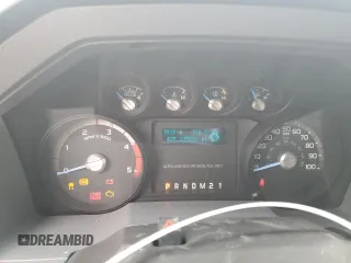 2015 Ford F-350 Lariat с VIN 1FT8W3CT8FEC81615, выставлен на аукционе Copart как лот 60942885 с пробегом 205 856 миль миль и Списание • Salvage title. История ставок и продаж доступна на DreamBid. Изображение 9.