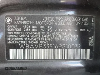2006 BMW 3 Series 330i with VIN WBAVB33516PS10032, listed as a Copart auction lot 61650944 with 106,804 mi miles and Salvage Title. Bid and sale history available at carsss.com. Image 13.