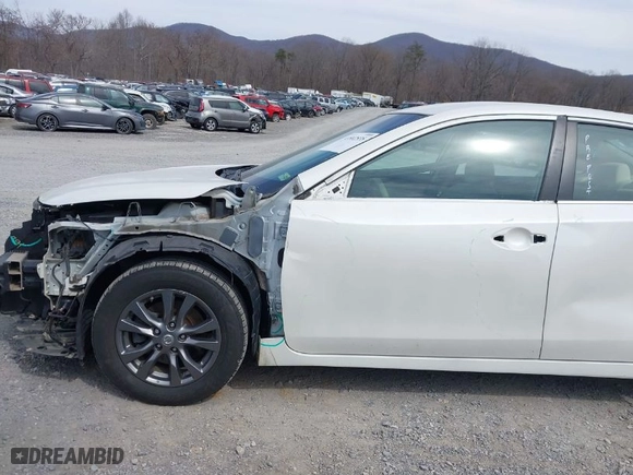 2015 Nissan Altima 2.5 S with VIN 1N4AL3AP5FC224709, listed as a IAAI auction lot 41802535 with 112,045 mi miles. Bid and sale history available at carsss.com. Image 13.