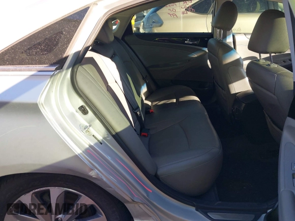 2014 Hyundai Sonata SE with VIN 5NPEC4AC0EH848726, listed as a IAAI auction lot 41747200 with 121,720 mi miles and . Bid and sale history available at DreamBid. Image 8.